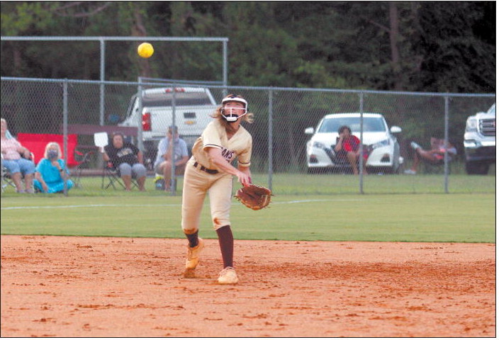 Indian Softball Goes 5-1 On The Week