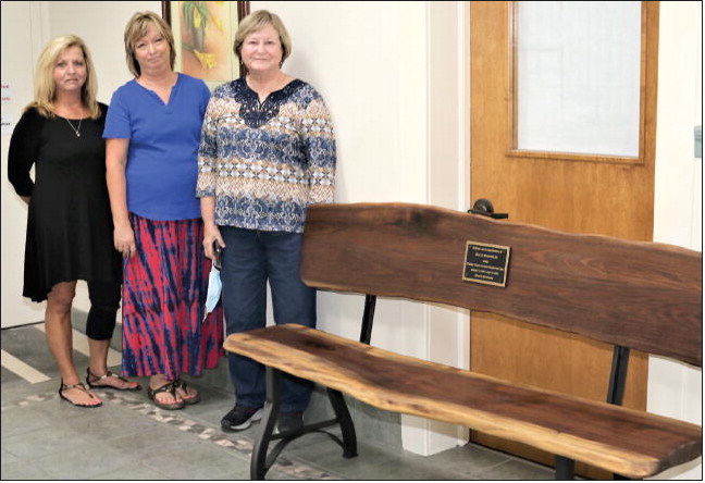 Bench Placed in Wheeler  County Courthouse Honors  Late Judge Braswell