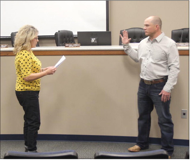 Toombs County Board of Education Welcomes New Member Toombs County Board of Education Welcomes New Member