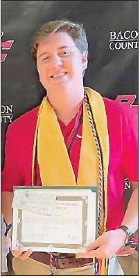 Hyers Receives Courtney  Wilkes Memorial Agriculture &  Veterinary Scholarship