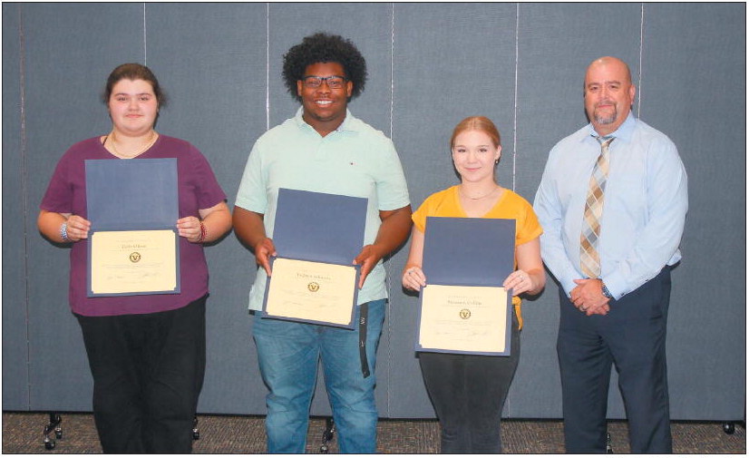 Vidalia BOE Honors  Student Heroes