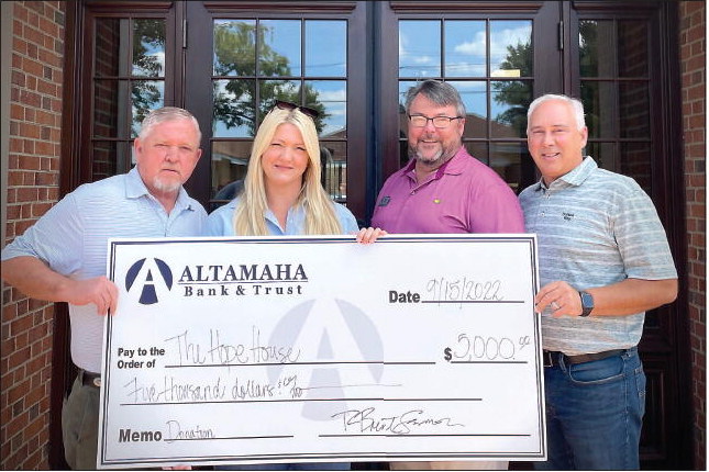 Altamaha Bank and Trust donates to Local  Organizations for National Recovery Month