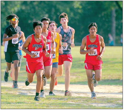 700 Runners At  Bulldog Invitational