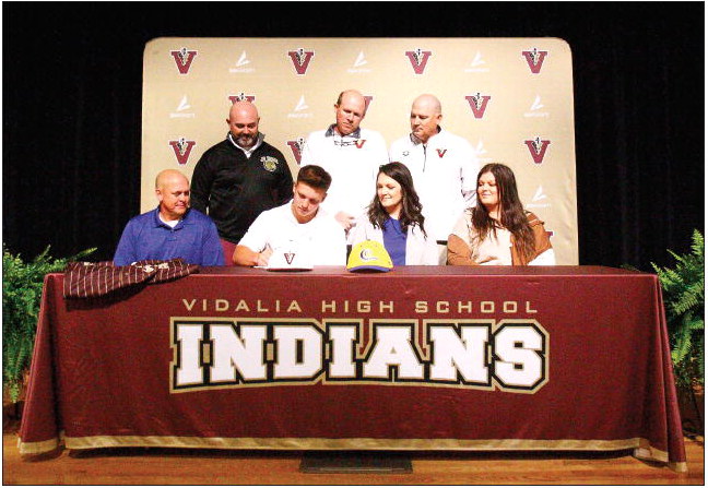 Moncus Signs Letter Of Intent