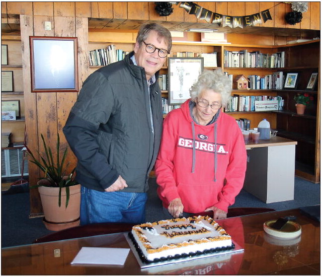 Longtime Newspaper Workers Retire Longtime Newspaper Workers Retire