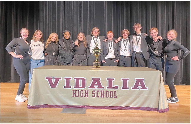VHS Wins 10th Straight Region Literary Title VHS Wins 10th Straight Region Literary Title
