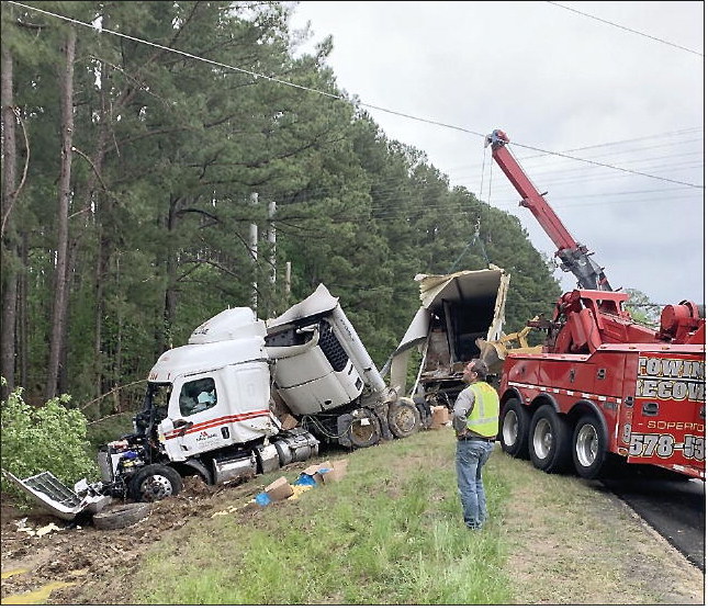 Wreck Closes Loop Road in Vidalia