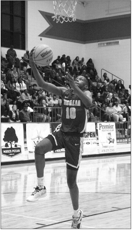 VHS Basketball Gets Wins VHS Basketball Gets Wins