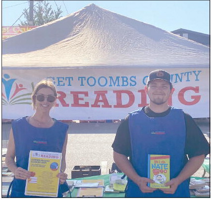 Walmart Donates Over 200 Books to Ferst Readers of Toombs County Walmart Donates Over 200 Books to Ferst Readers of Toombs County