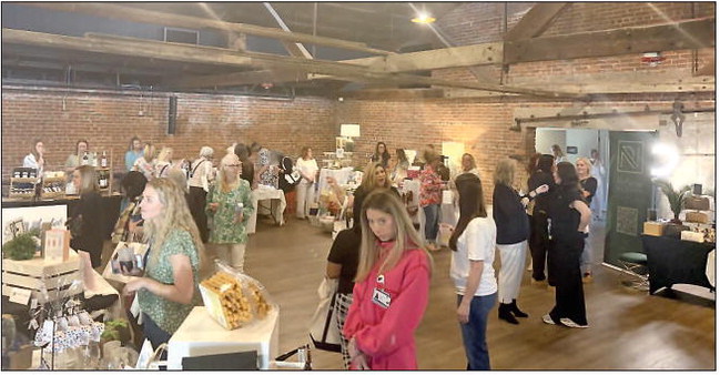 ConnectHER Brings Women Together to Support Businesses and Each Other ConnectHER Brings Women Together to Support Businesses and Each Other