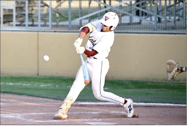 Indians Sweep Country Day