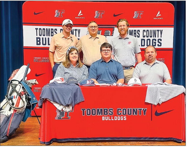 5 Bulldogs Sign Collegiate Letters of Intent