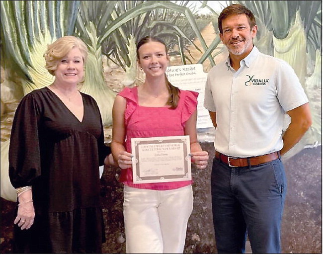 Lydia Horne Receives  Courtney Wilkes  Memorial Scholarship